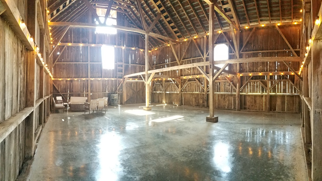 20200419_102051_original Inside view of the stable