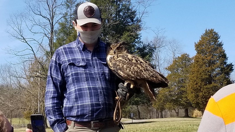 Earthquest Inc nonprofit birds of prey programs feature owls, vultures, eagles, and more