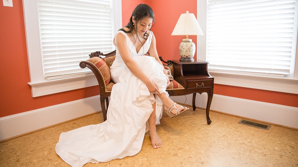 View More: http://meganreiphotography.pass.us/jenn-and-doug Bridal Party Ready Room at Mountain Run Winery